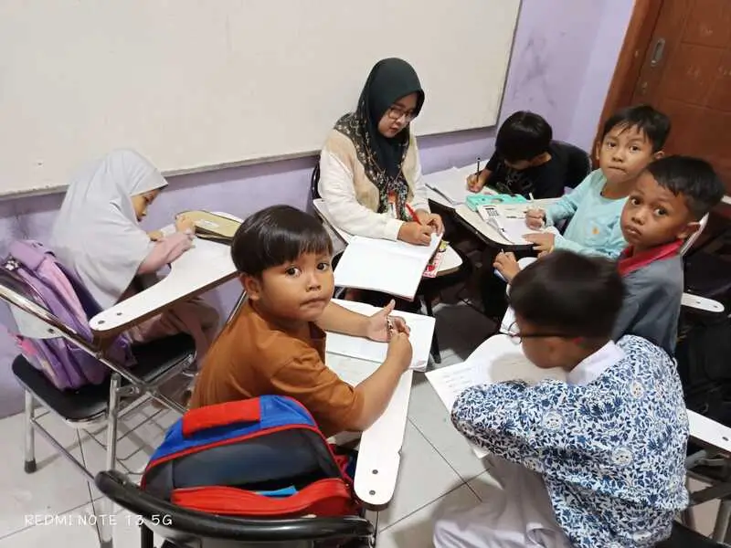 Kegiatan belajar Calistung anak usia dini di Star Bimbel